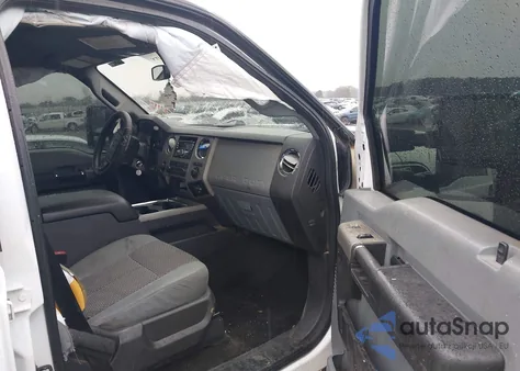 2015 Ford F-250 Xlt z USA, uszkodzony, nr VIN 1FT7W2BT6FEA85437